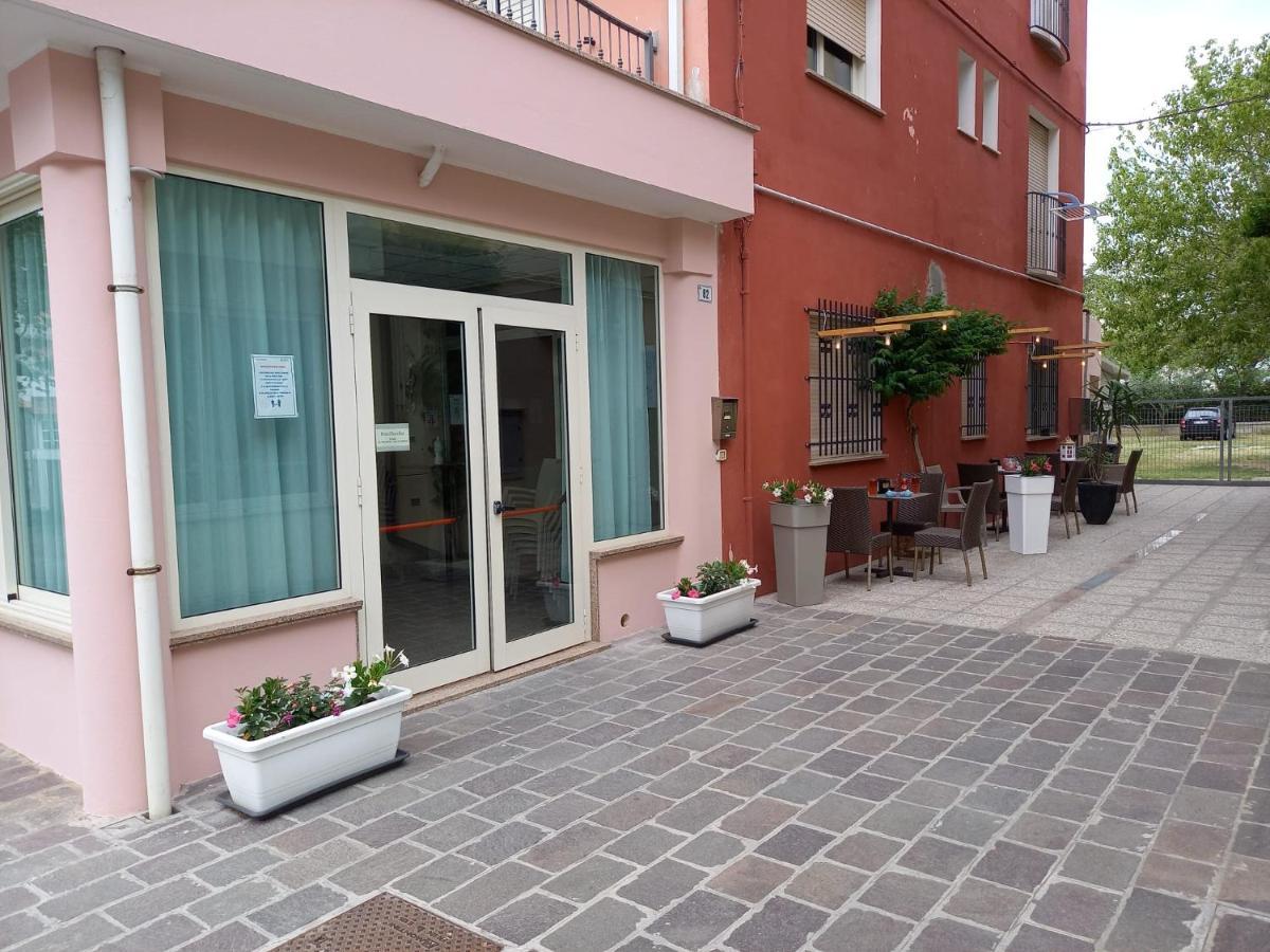 Hotel Serafini Misano Adriatico Exteriér fotografie
